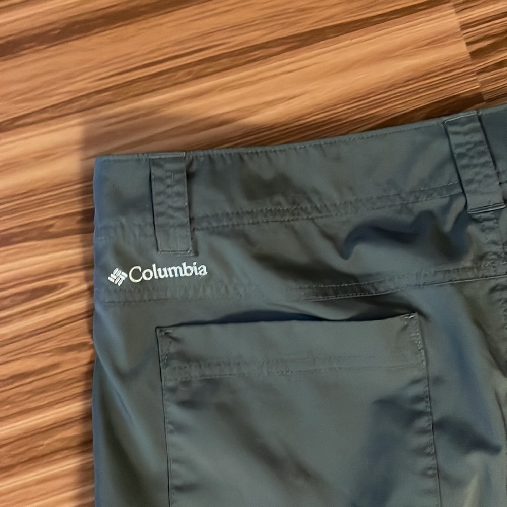 COLUMBIA Omni Shade Protection Hiking Shorts Size 38 - Picture 7 of 11
